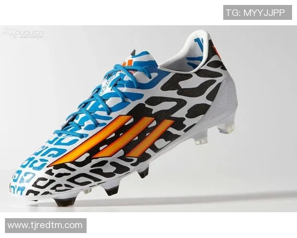 梅西与传奇8足球鞋的完美搭配揭秘如何助力巅峰表现 梅西与传奇8足球鞋的完美搭配揭秘如何助力巅峰表现