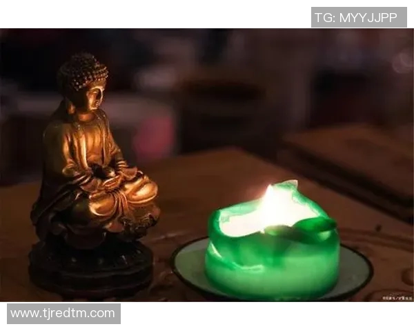 当代足球球星打坐修心展现运动与静心结合的新风貌