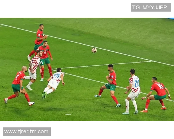 足球球星经典进球动作解析：从弯刀到飞跃头球，揭秘精彩瞬间背后的技术秘诀